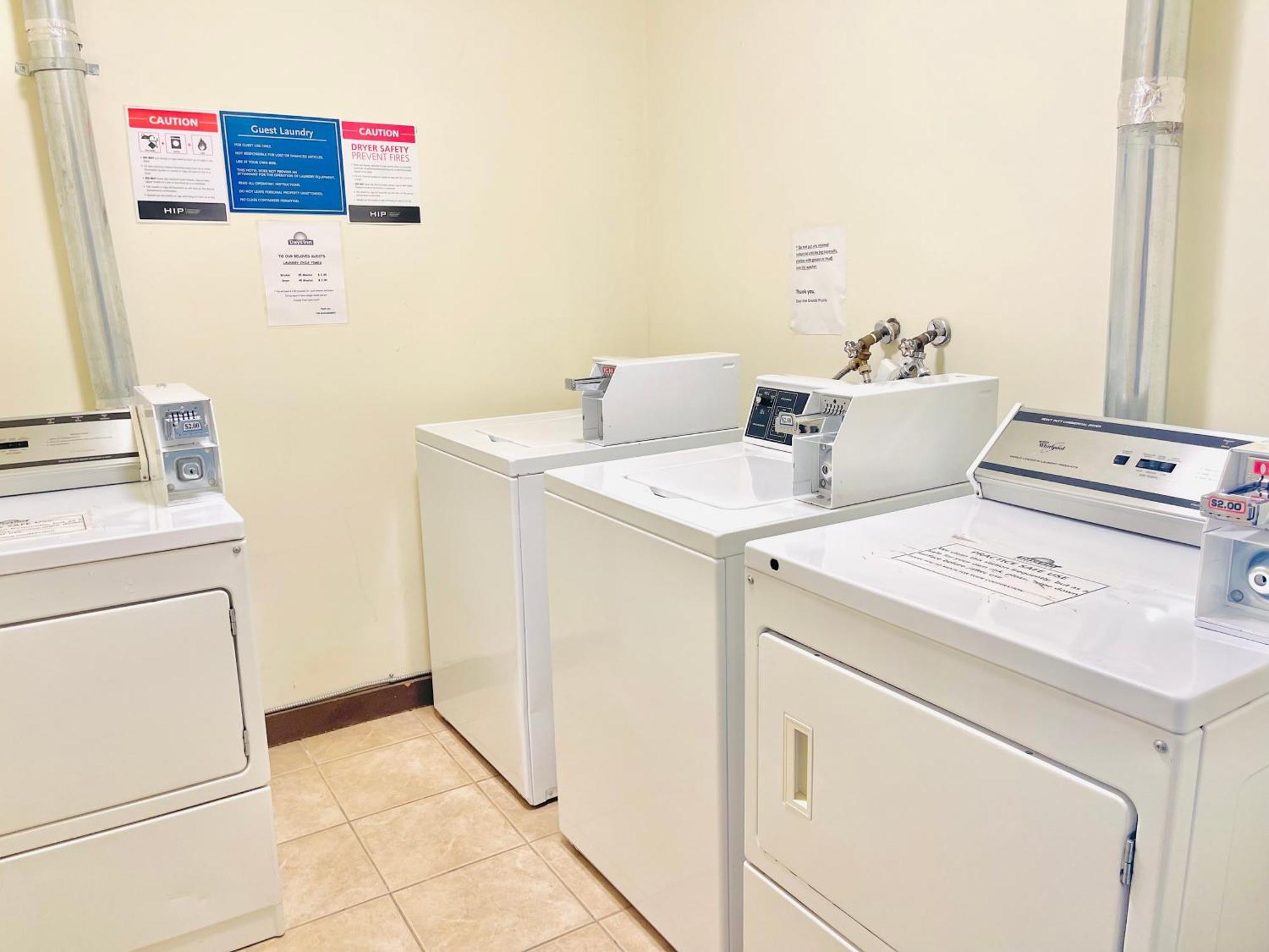 Days Inn By Wyndham Grande Prairie Luaran gambar