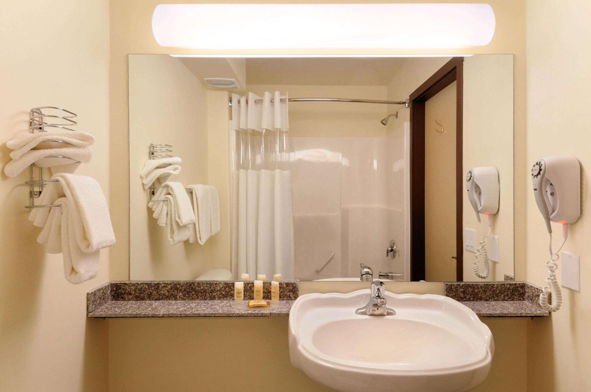 Days Inn By Wyndham Grande Prairie Luaran gambar